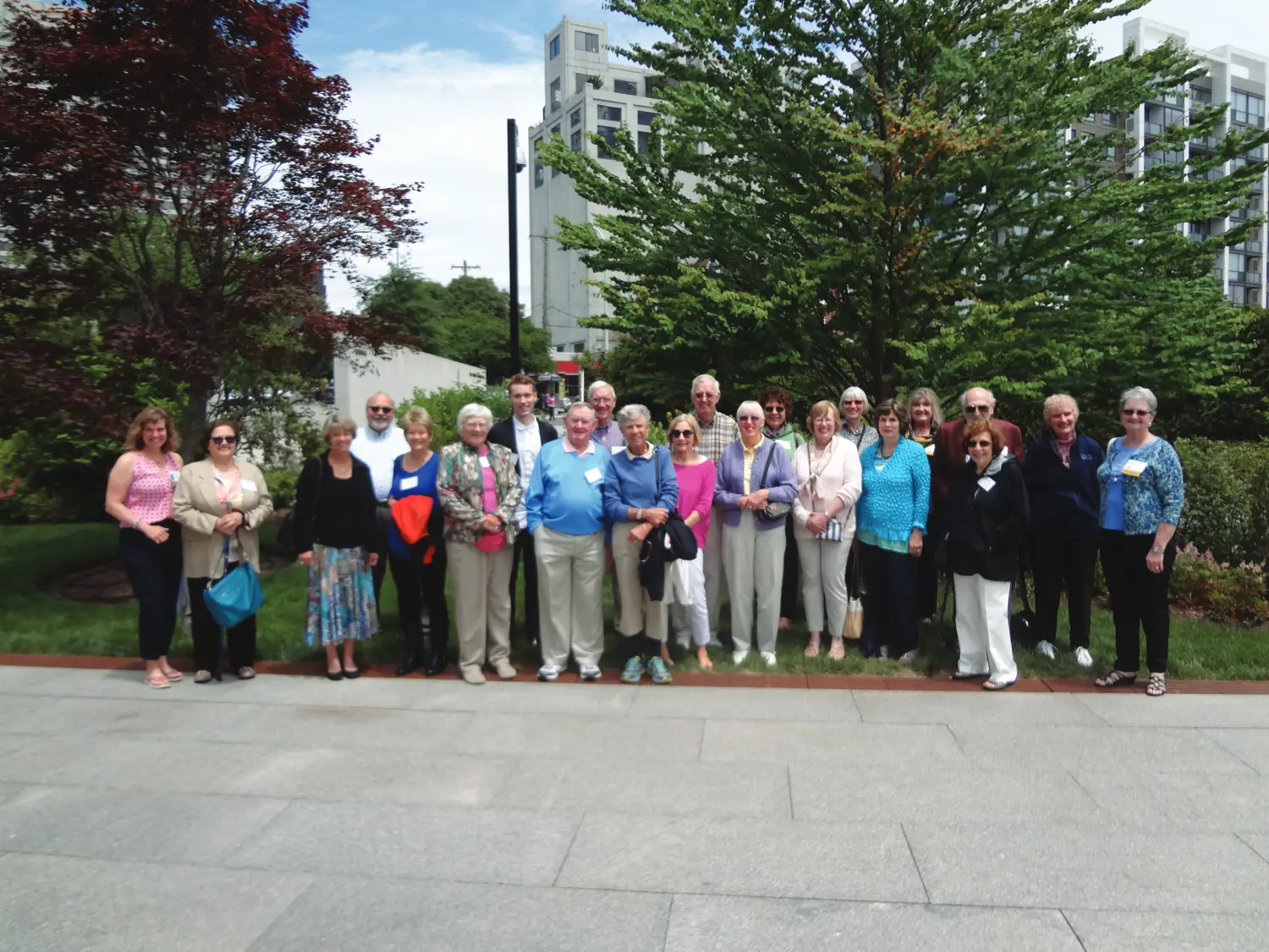 A group photo of alumni students