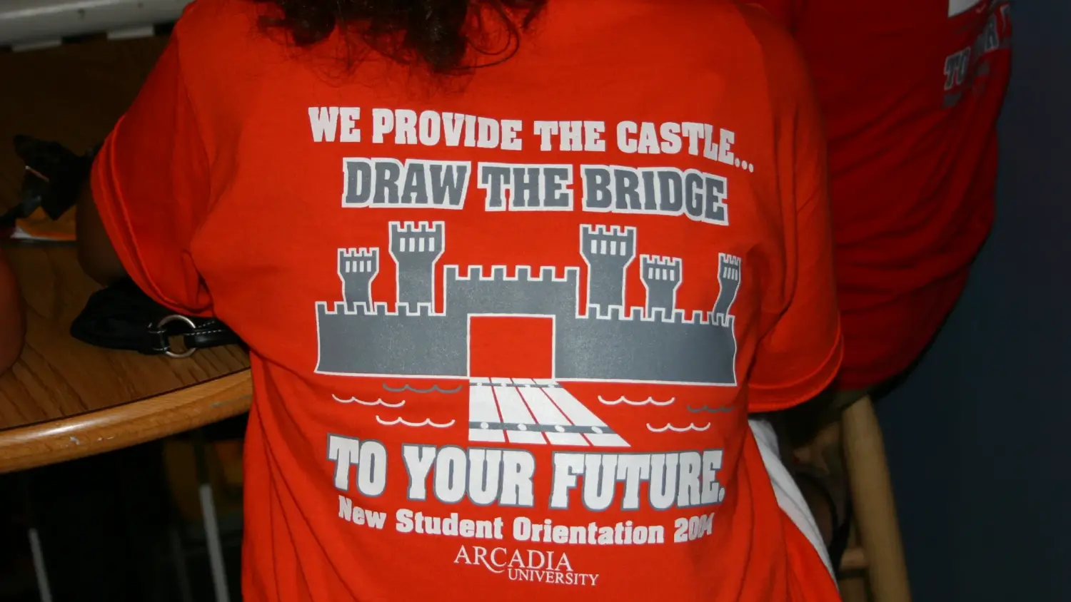 Student ambassadors wear Arcadia University t-shirts during the 2004 New Student Orientation.