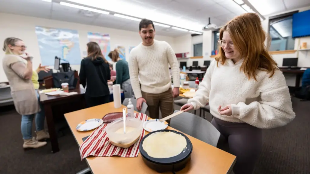 French students make crepes in class