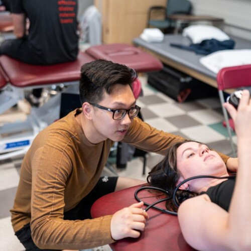 Two Arcadia PT students in the lab