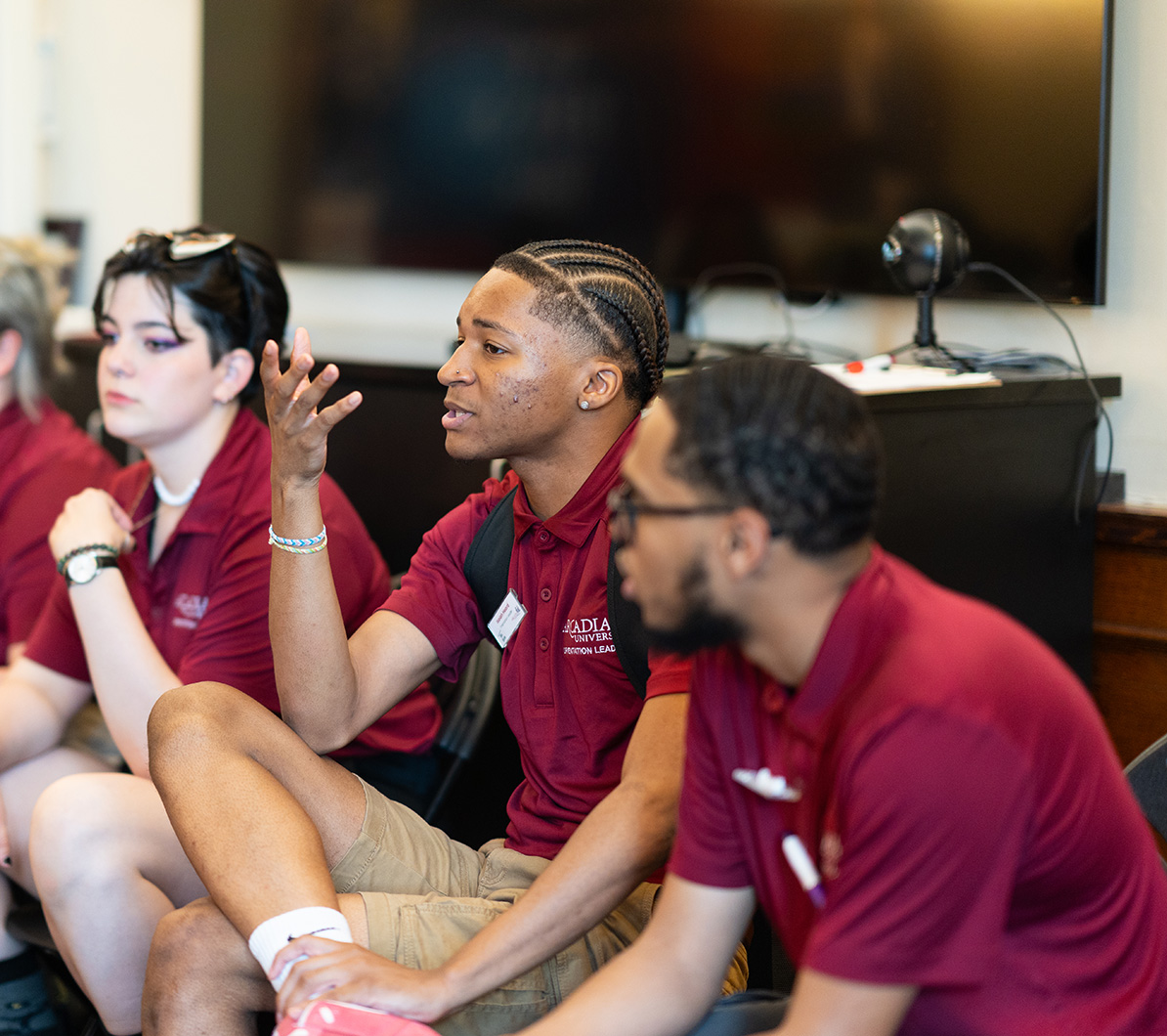 Students and event leades meet during Welcome Week at Aracadia.