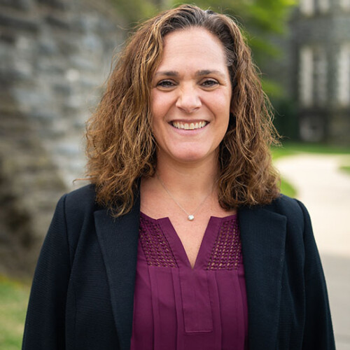 The headshot of Lori Bodenheimer