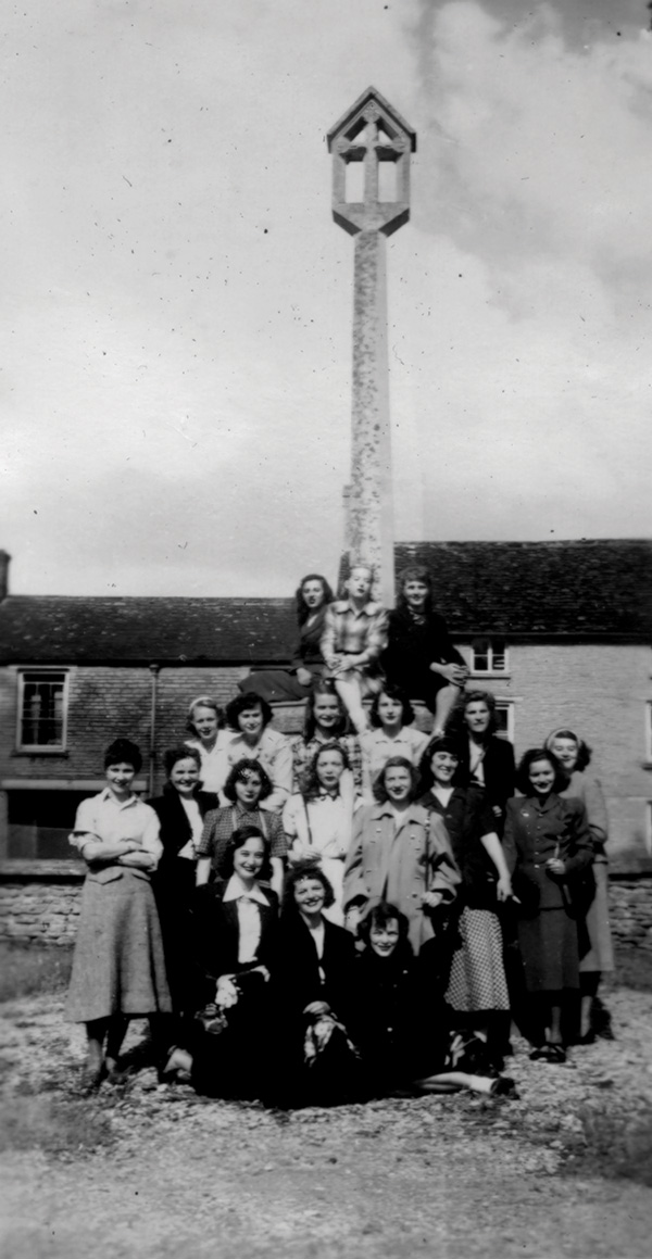 Members of the original study abroad group at Beaver (Arcadia) College