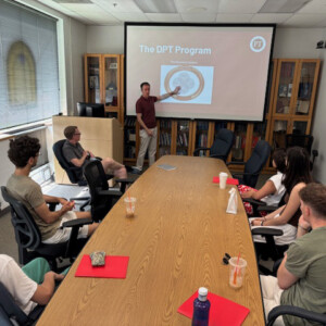 Students from Universidad San Pablo-CEU (USP-CEU) and Universidad CEU Cardenal Herrera (CEU-UCH) sit in on a physical therapy lecture