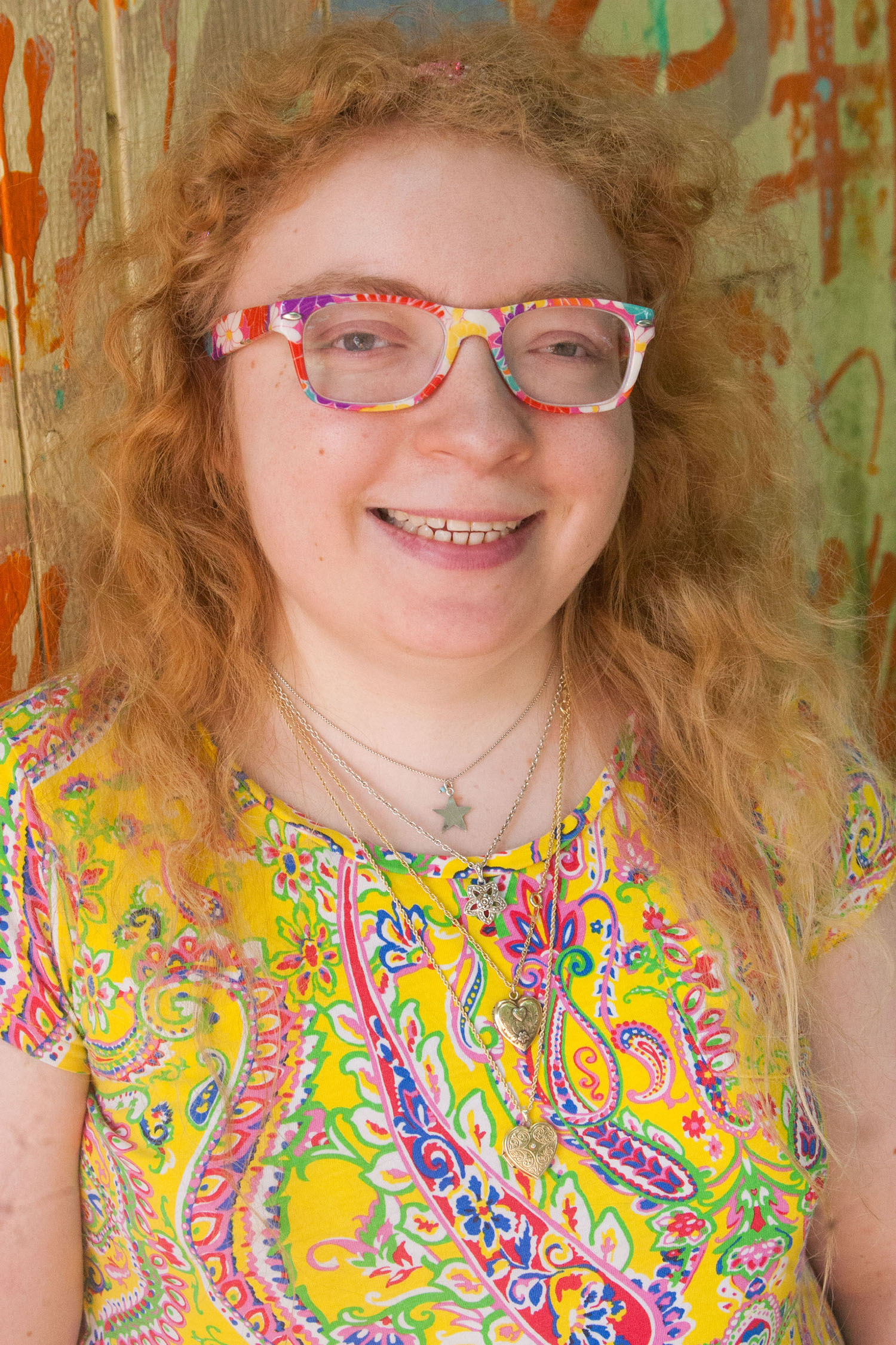 Parlin Gressitt ’26 wearing rainbow glasses.