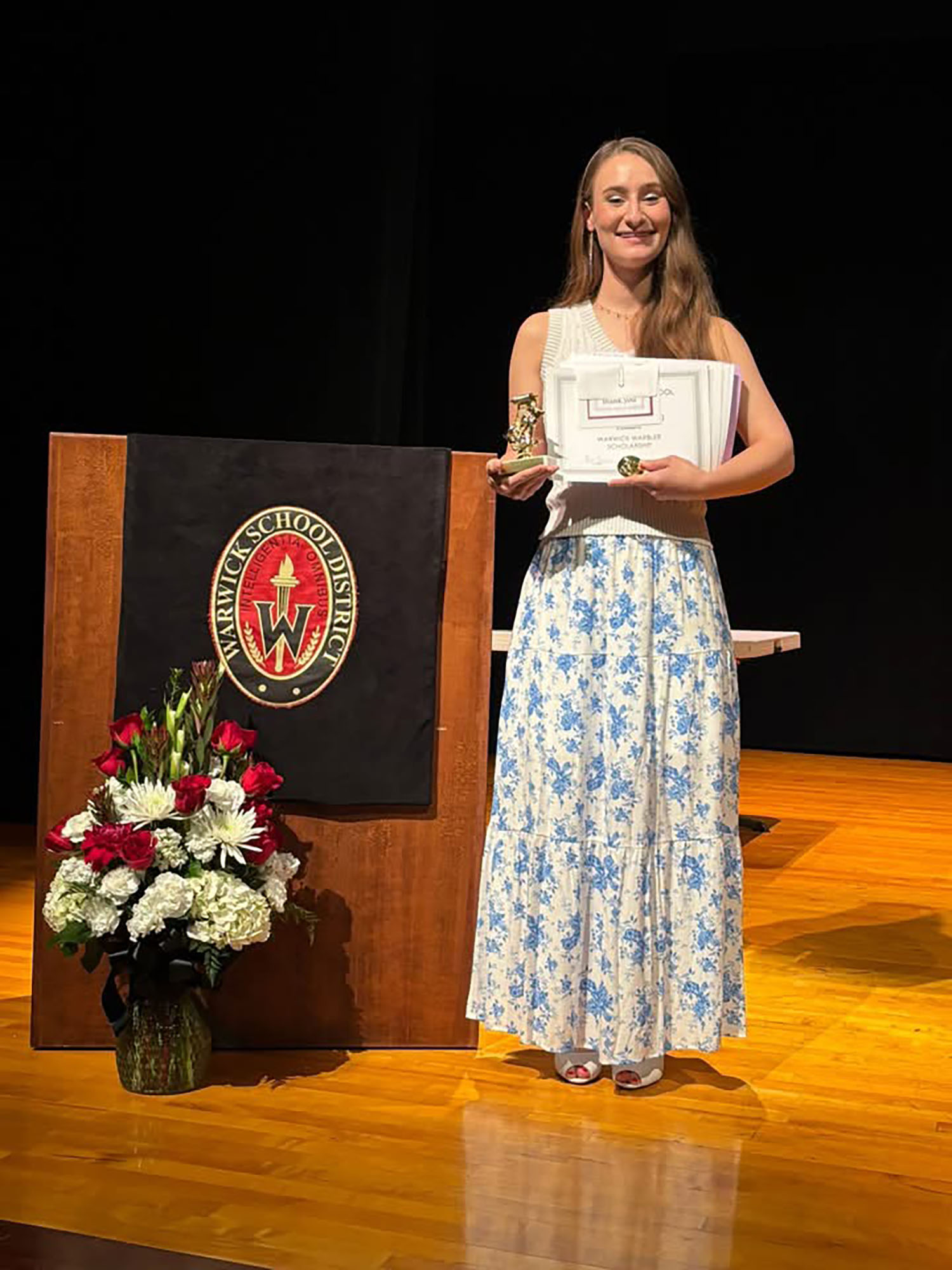 Carly Ruchalski ’29 receiving an award.