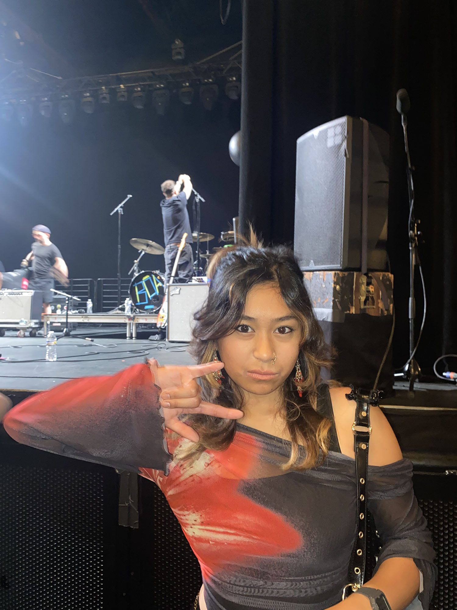 Ven Gaerlan ’29 at a concert.