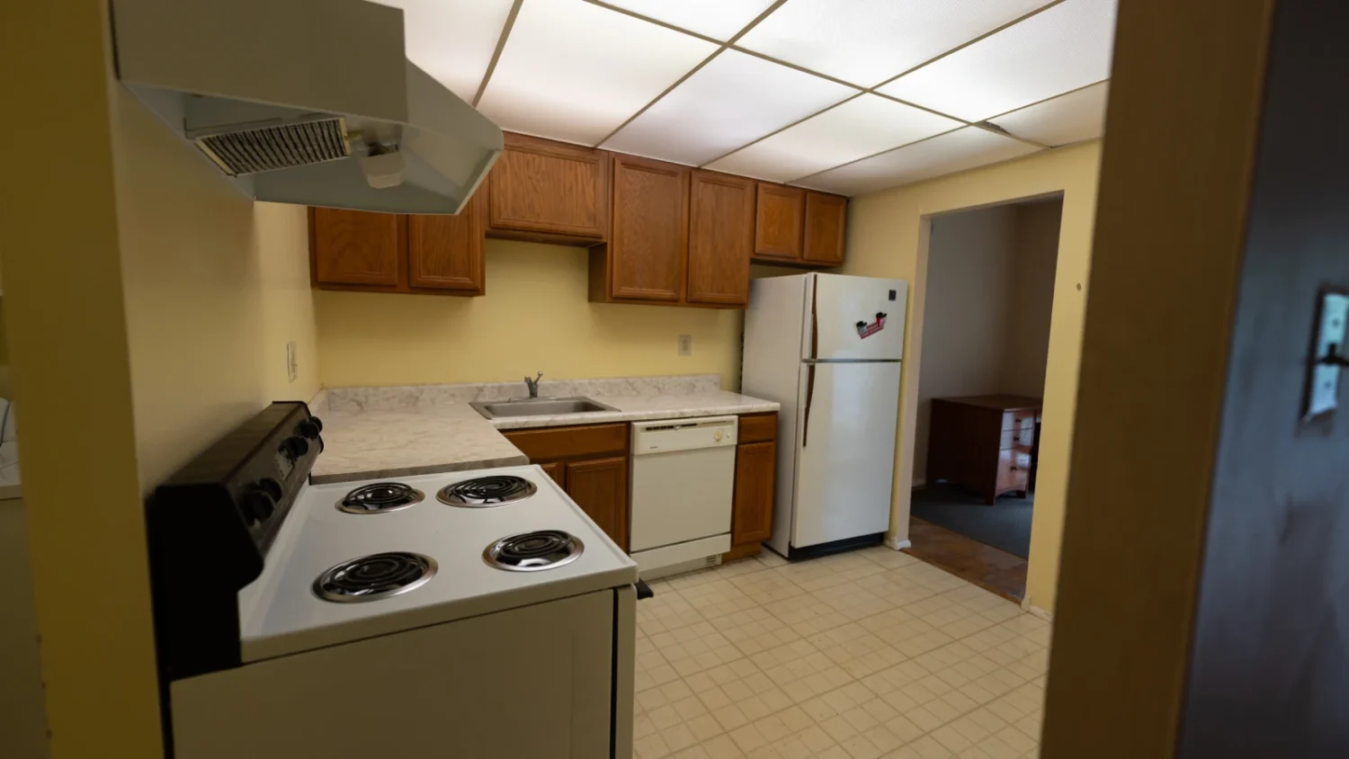A view of a kitchen in the Oak Summit Apartments.