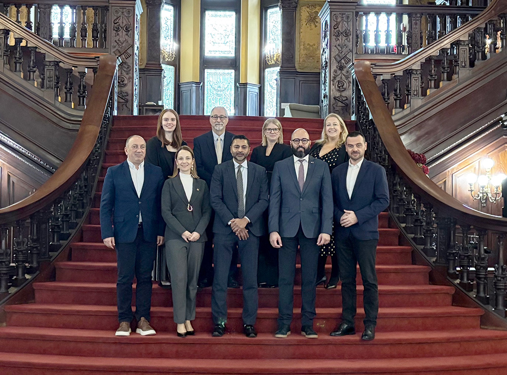 Front row: Igor Crnadak, Dr. Darja Softić Kadenić, Dr. Ajay Nair, Damir Mašić, Saša MagazinovićBack row: Abigail Sandala ’26 ’27M, Dr. Warren Haffar, Dr. Jill Pederson, Allyson McCreery