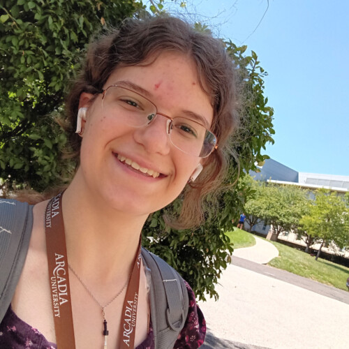 Sawyer Letaw ’29 wearing an Arcadia lanyard.