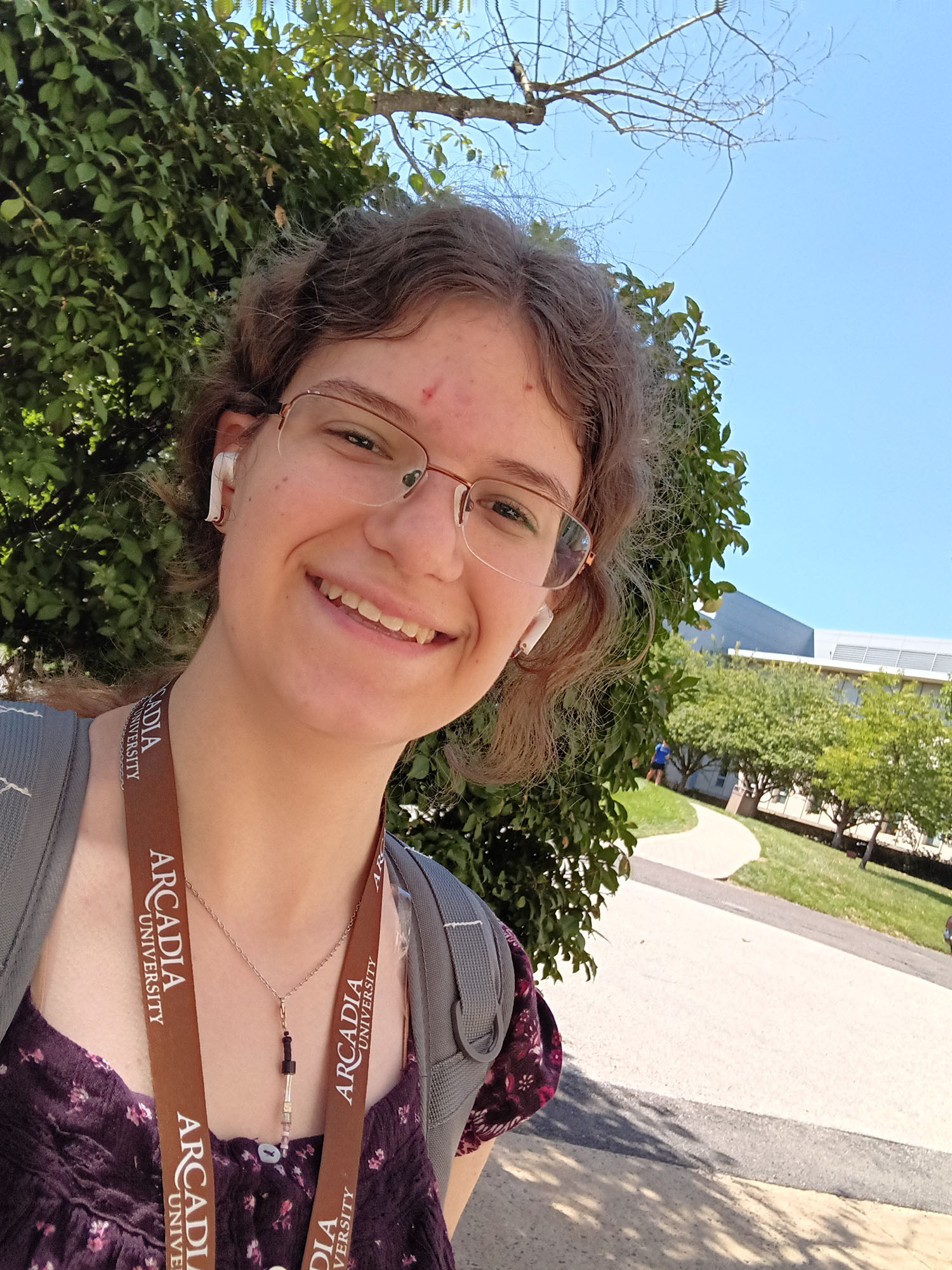 Sawyer Letaw ’29 wearing an Arcadia lanyard.