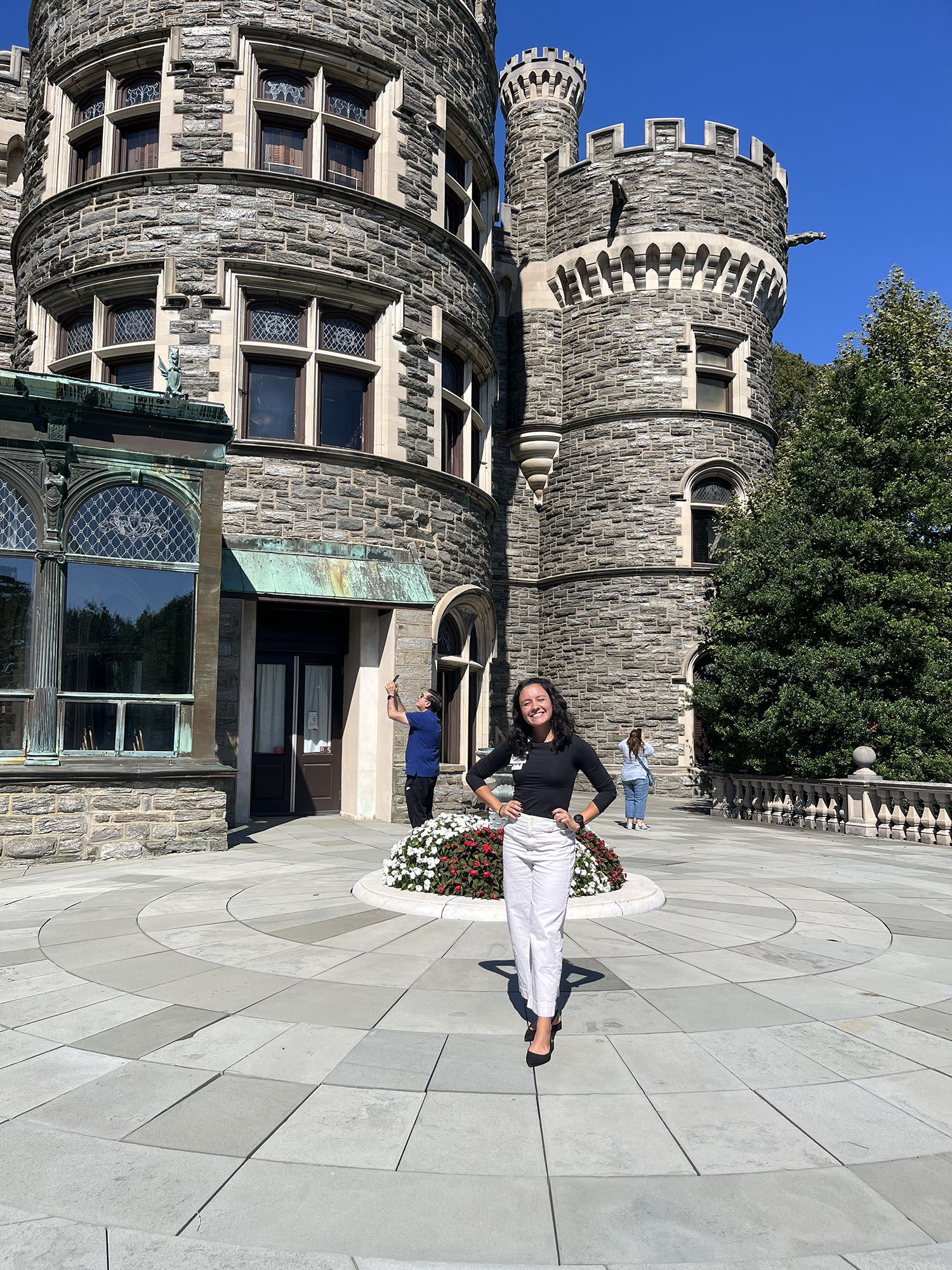 Dani Rincon-Garcia ’27DPT in front of Grey Towers Castle.