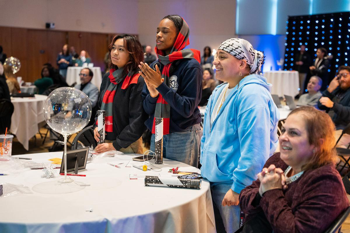 Students cheering at UKT.