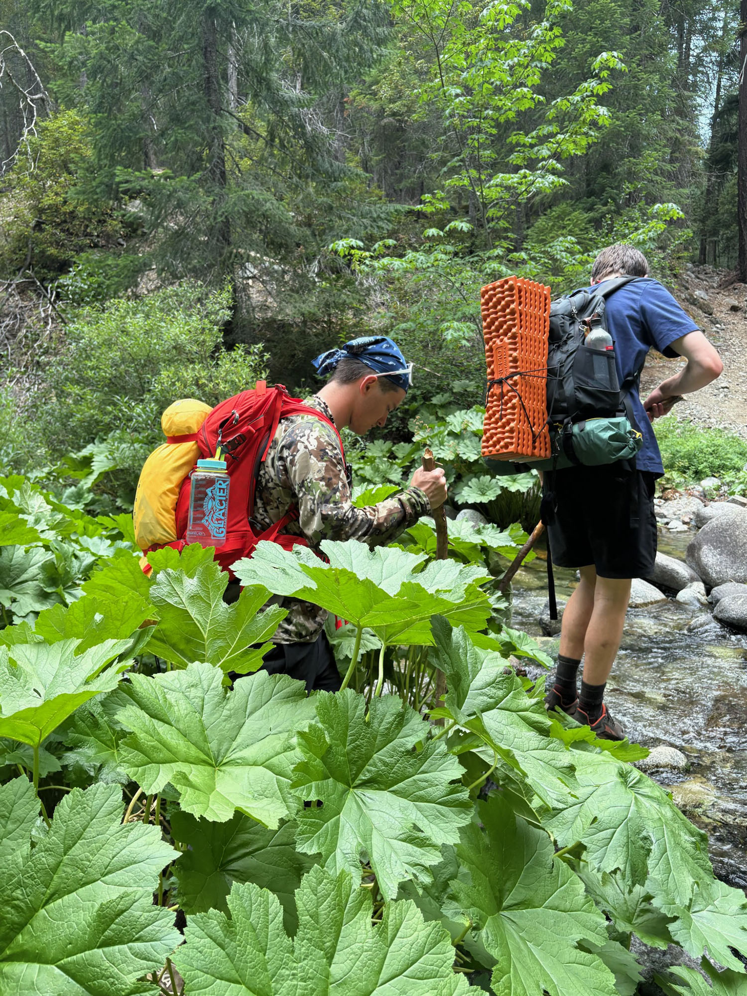 Murphy Hastings ’26 (left) and John Eisenlauer ’27 (right) on a trip with the Hiking Club.