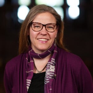 Dr. Jennifer Riggan's portrait headshot