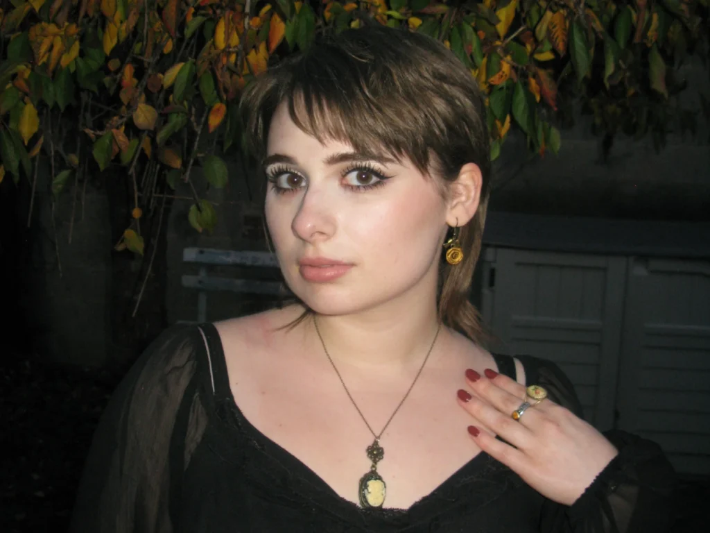 Headshot of Ava Betson.