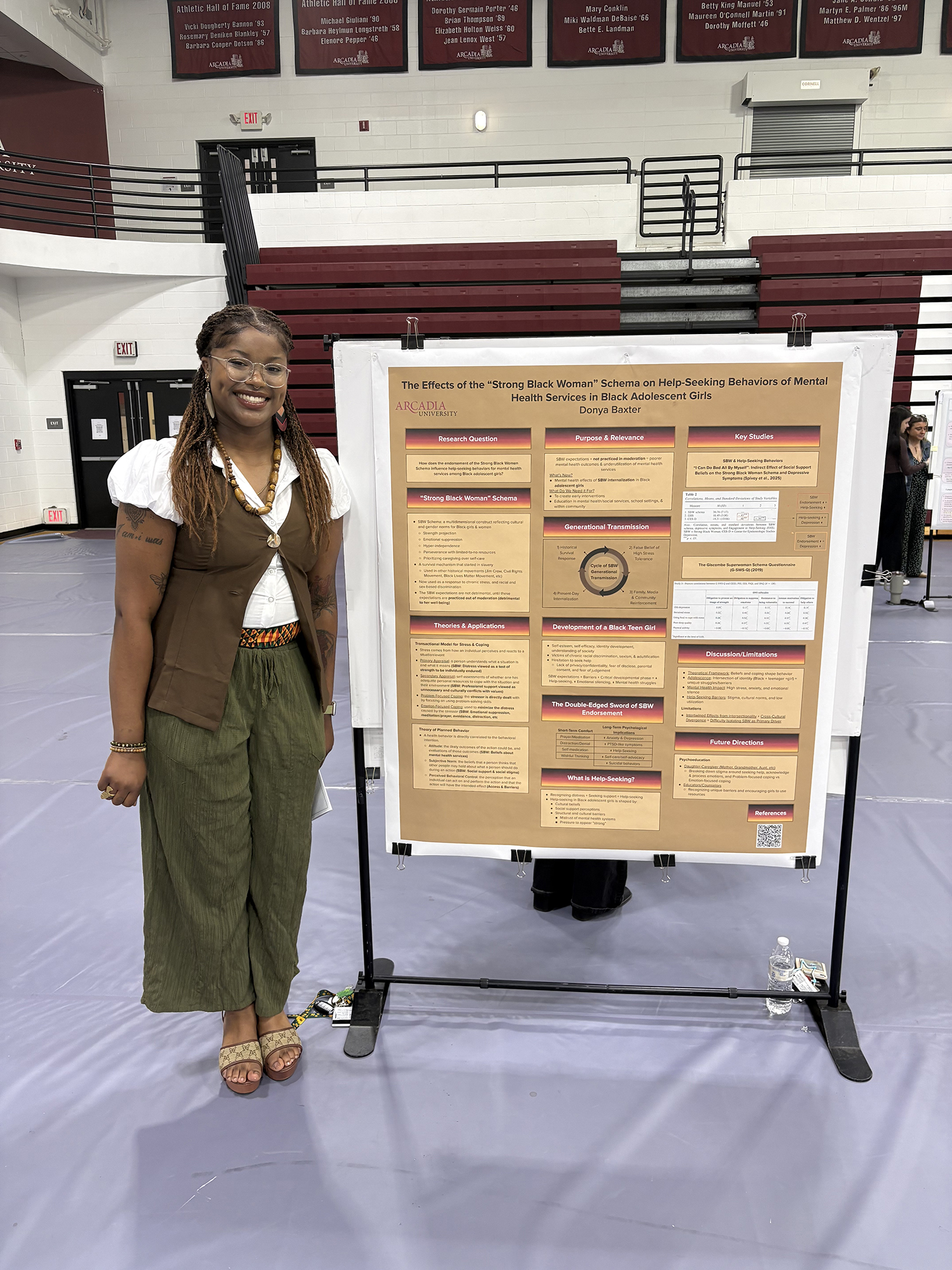 Donya Baxter ’26 presenting her thesis.