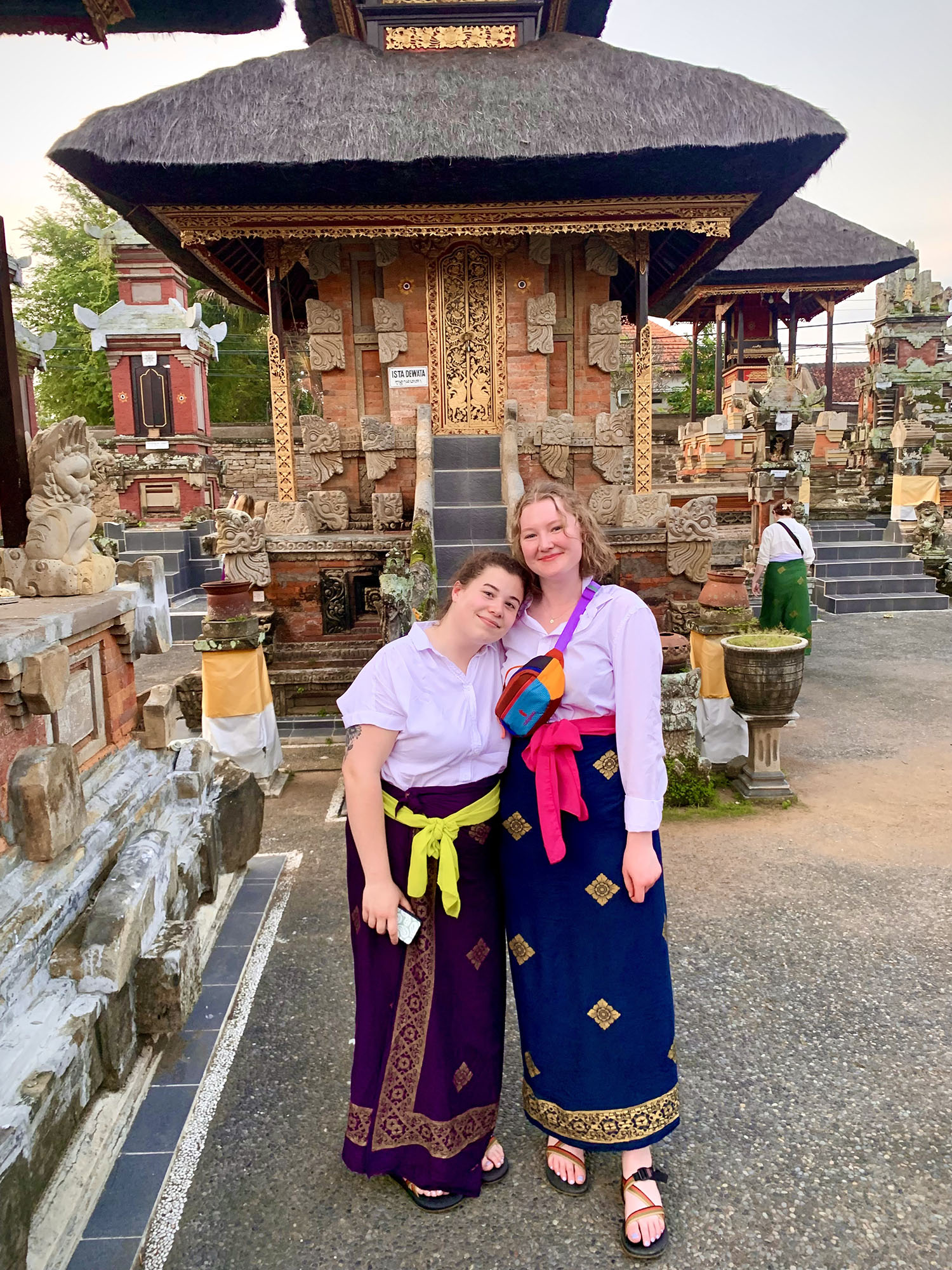 Becca Hoyer ’26 at a temple in Bali.