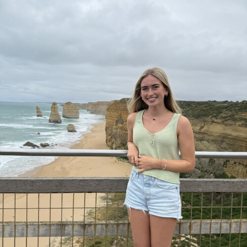 Molly Nemeth ’26 looking out at the ocean.
