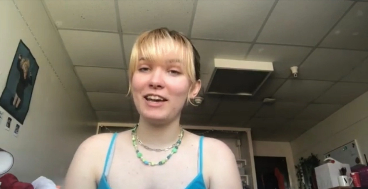 Zara Peters '26 speaking in a vlog