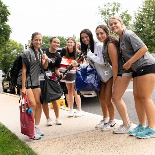 Student Athletes help new students move into on-campus housing